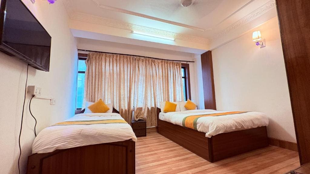 Deluxe Double or Twin Room with City View room - Image 3
