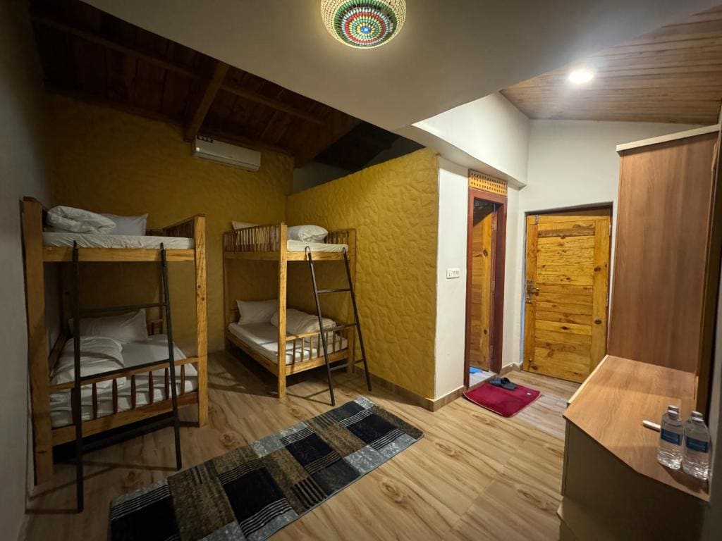 Quadruple Room room - Image 1
