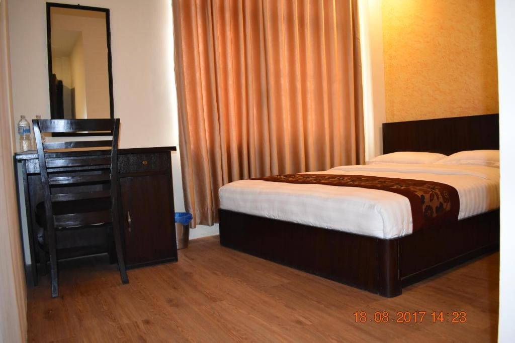 Deluxe Double or Twin Room room - Image 3