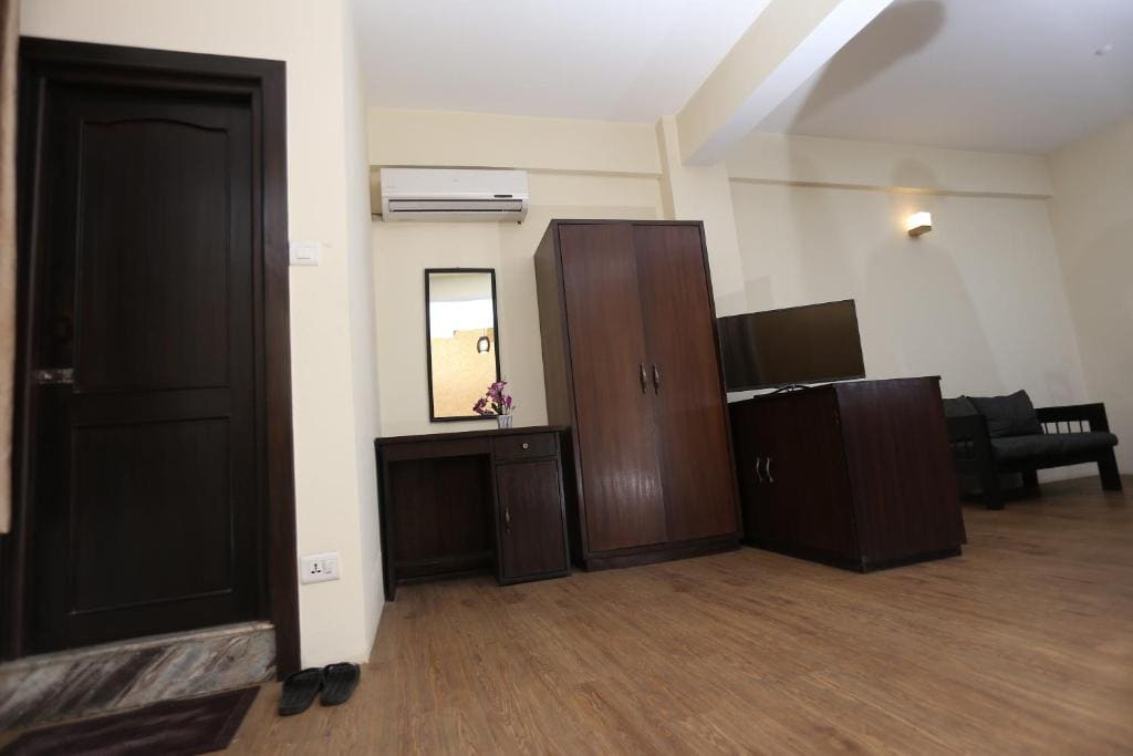 Queen Studio room - Image 3