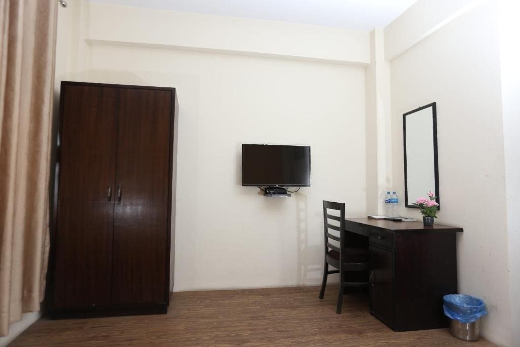 Junior Suite with Balcony room - Image 2