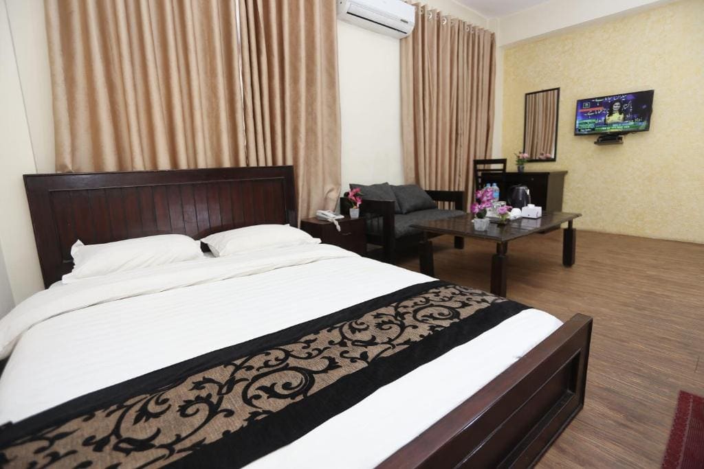 Queen Studio room - Image 2