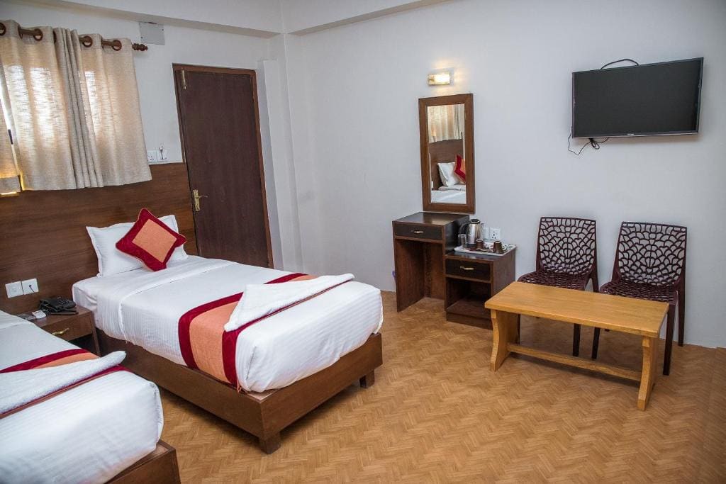 Deluxe Twin Room with Sea View room - Image 1