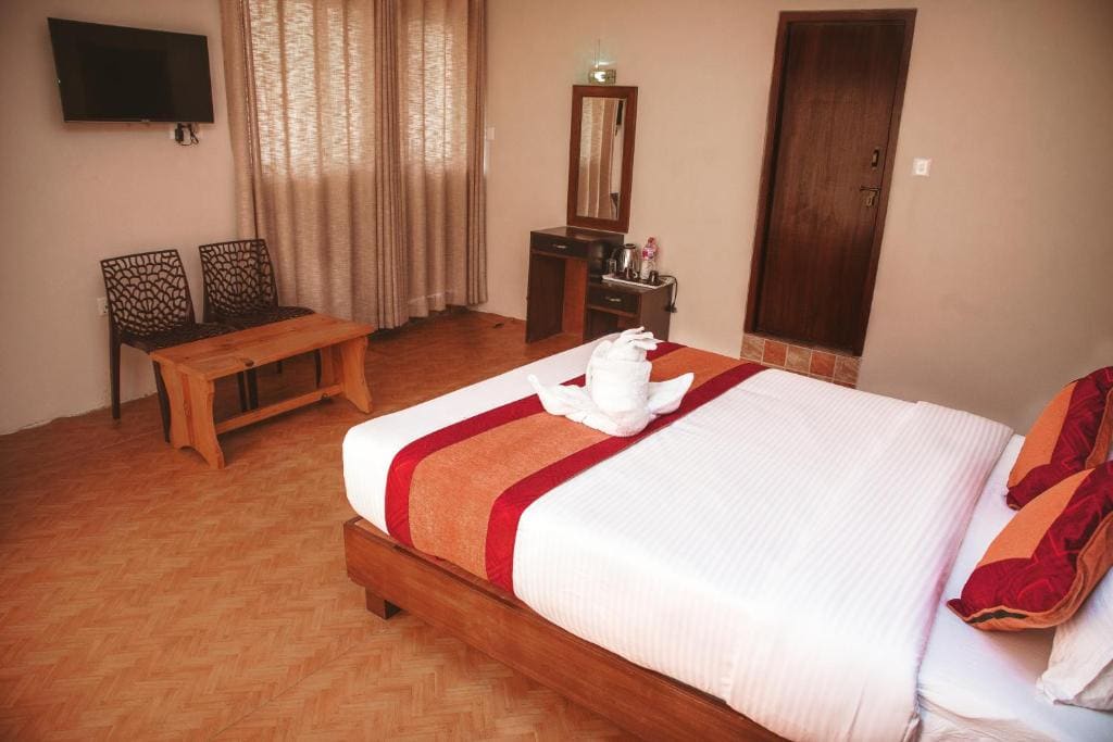 Deluxe Queen Room room - Image 3