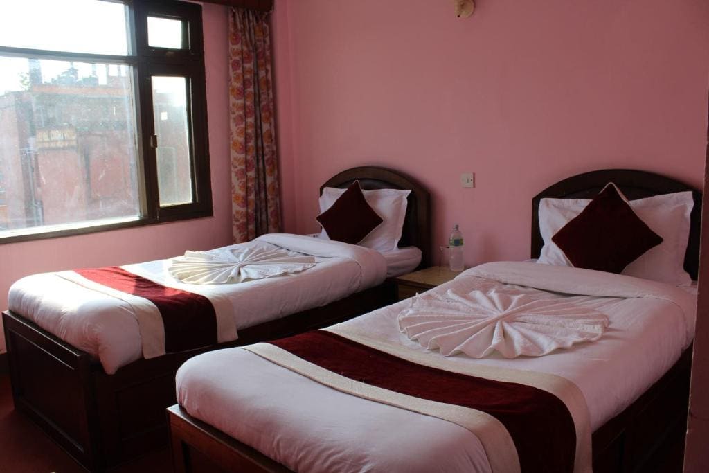 Standard Twin Room room - Image 3