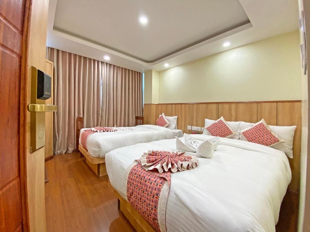 Deluxe Twin Room room - Image 2
