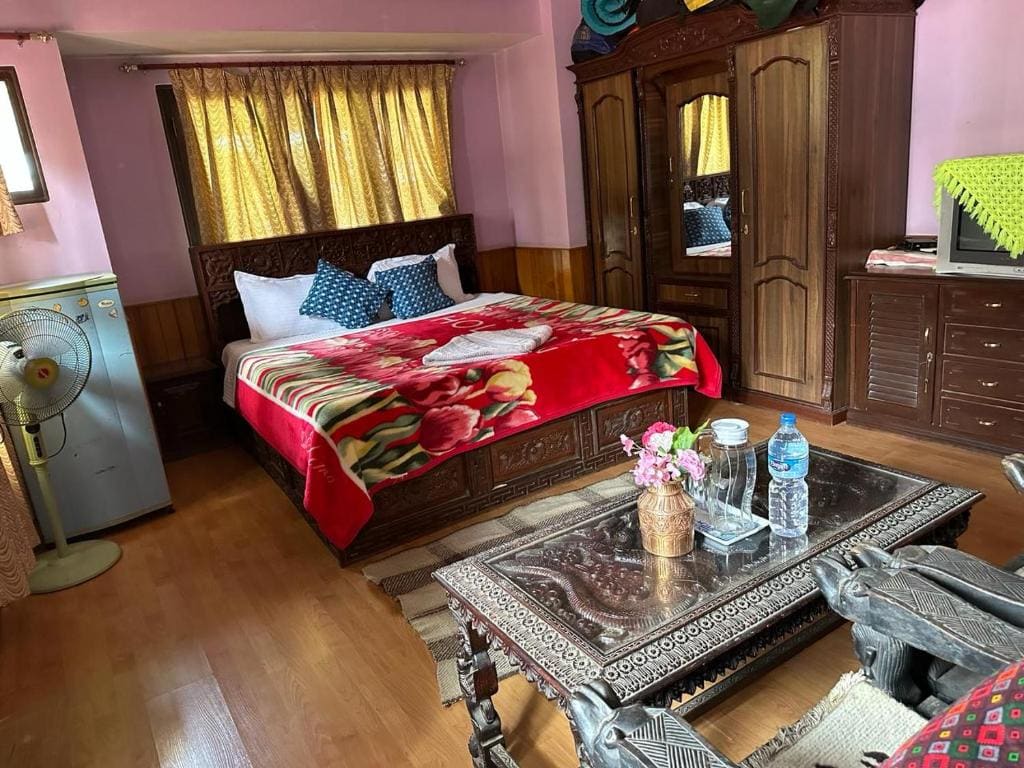 Double Room with Balcony room - Image 2