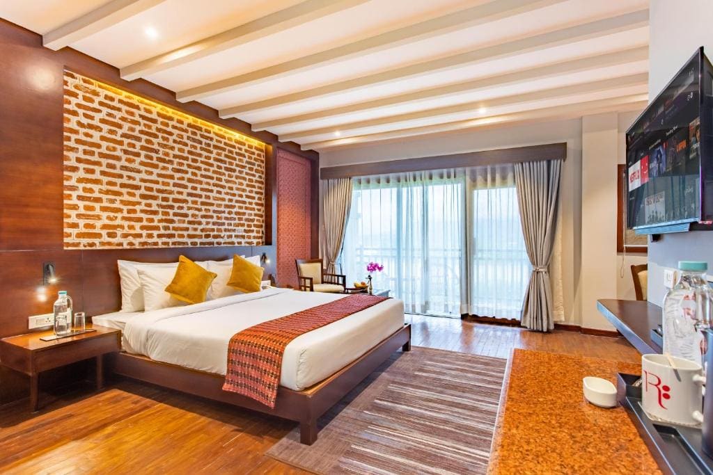 Premium River View with Balcony room - Image 2