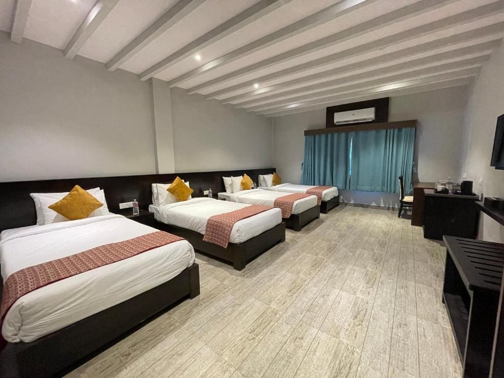 Standard Quad Room room - Image 1