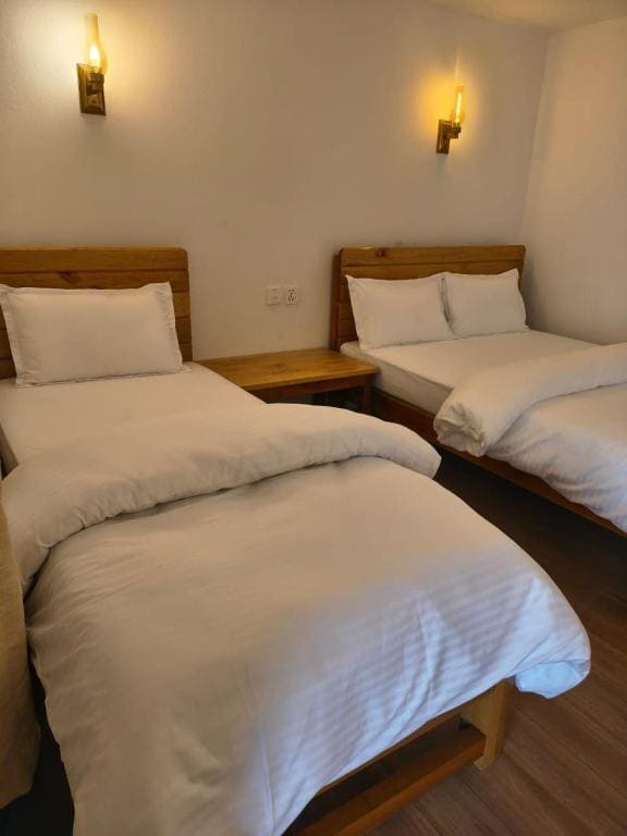 Standard Twin Room with Mountain View room - Image 1
