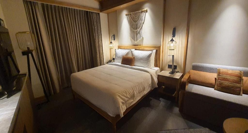 Premium Room - 1 Double Bed room - Image 3