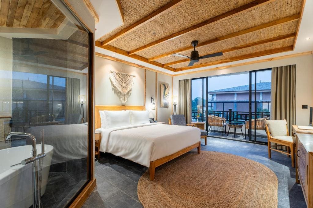 Deluxe Room - 1 Double Bed room - Image 1