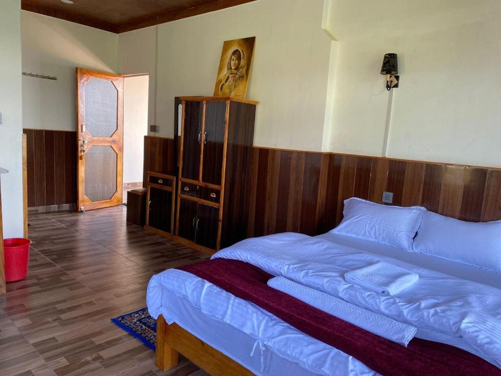Deluxe Family Room room - Image 3