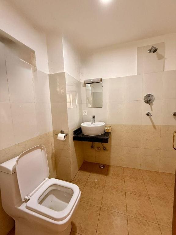 Twin Room with Terrace room - Image 3