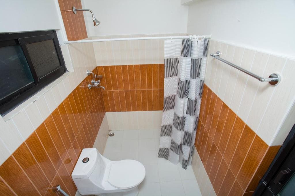 Deluxe Double or Twin Room with Lake View room - Image 3