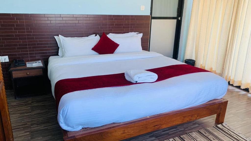 Deluxe Double or Twin Room with Lake View room - Image 2
