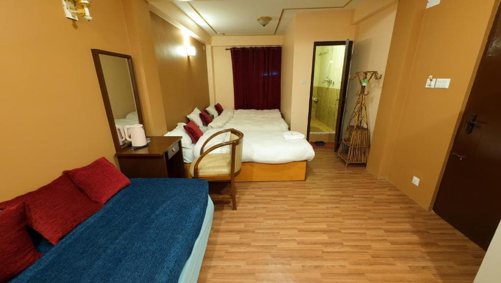 Family Room with Bathroom room - Image 2