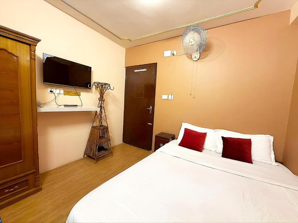 Double Room with Balcony room - Image 1