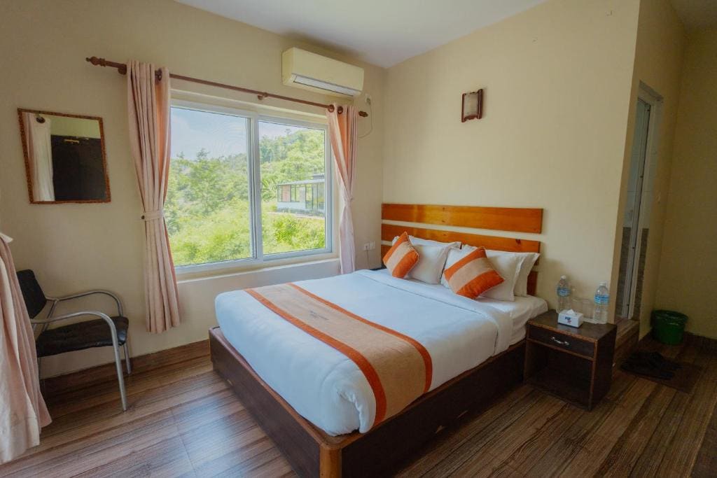 Deluxe King Room room - Image 2
