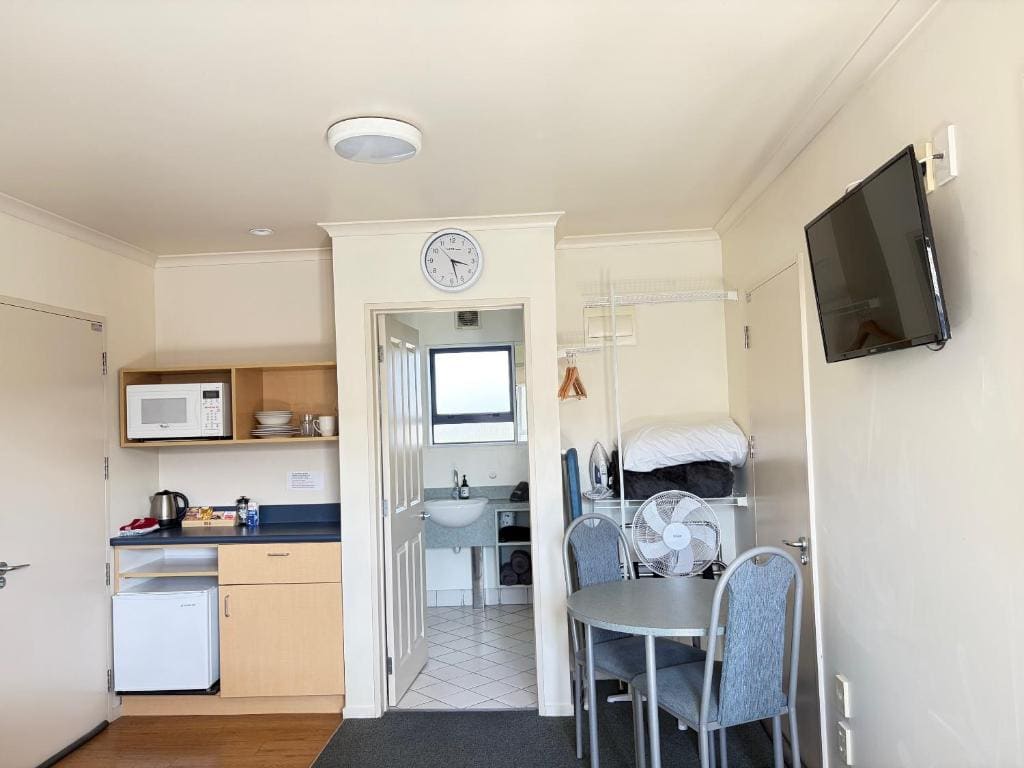 Corporate Studio (Upstairs) room - Image 3