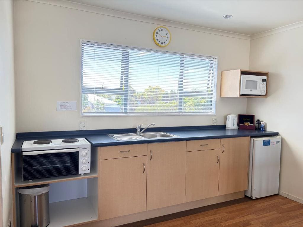 One Bedroom Unit (Upstairs) room - Image 1