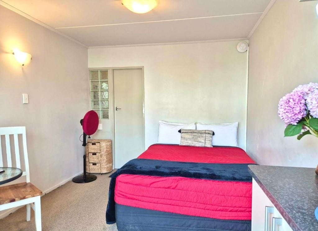 Compact Studio room - Image 2