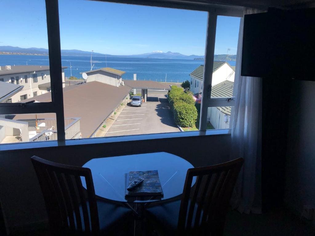 Studio with Lake View room - Image 3