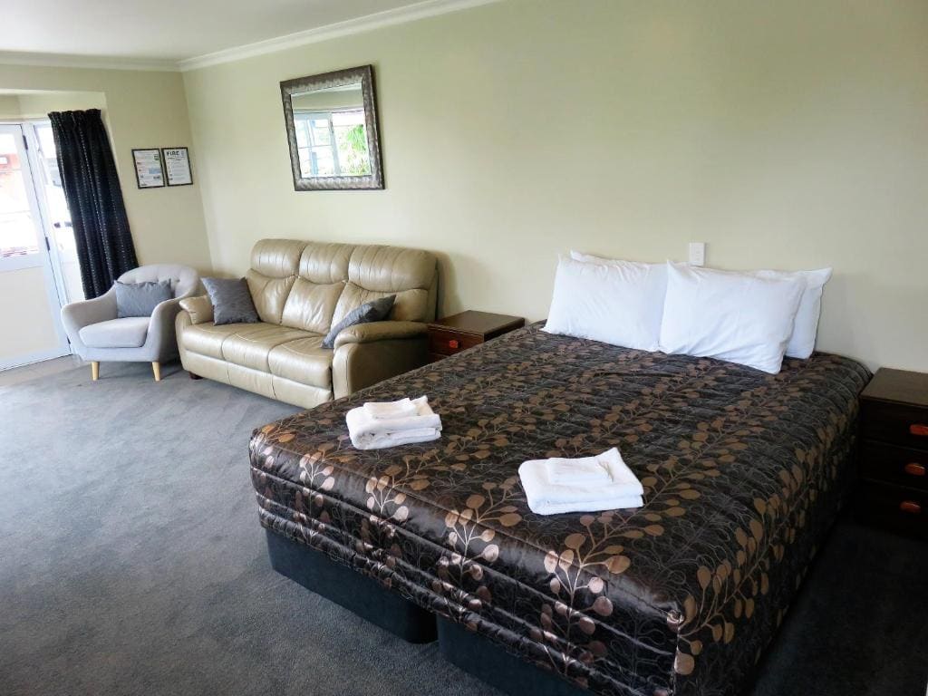 Two-Bedroom Apartment room - Image 2