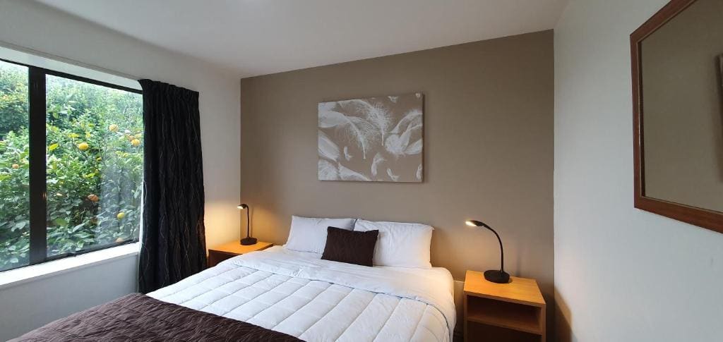 Two-Bedroom Townhouse room - Image 1