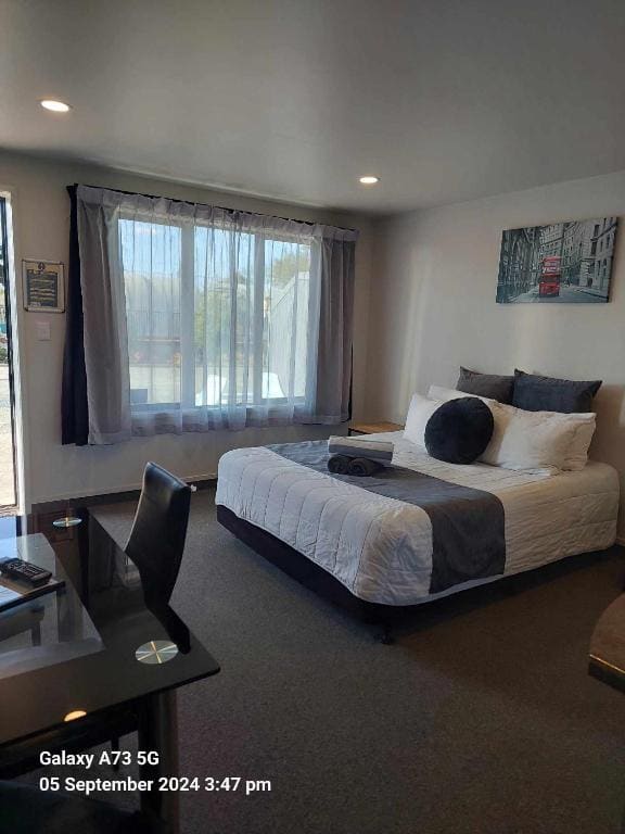 Queen Studio room - Image 1