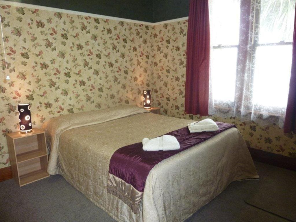 Five-Bedroom House room - Image 1