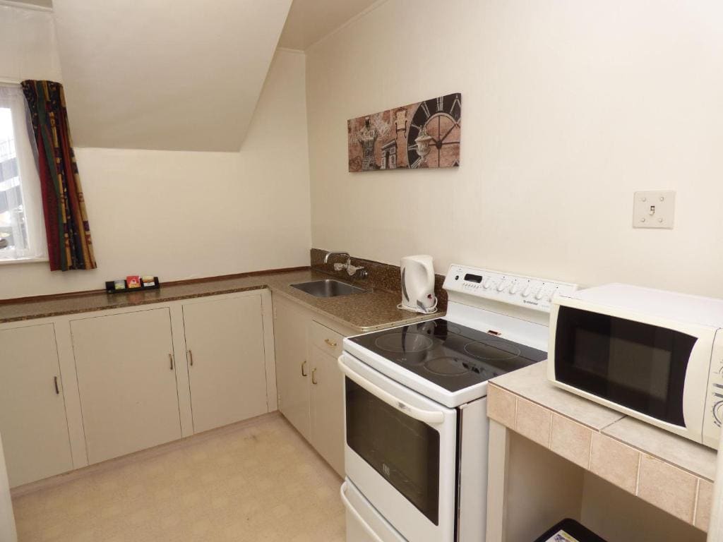 Two-Bedroom Apartment room - Image 1