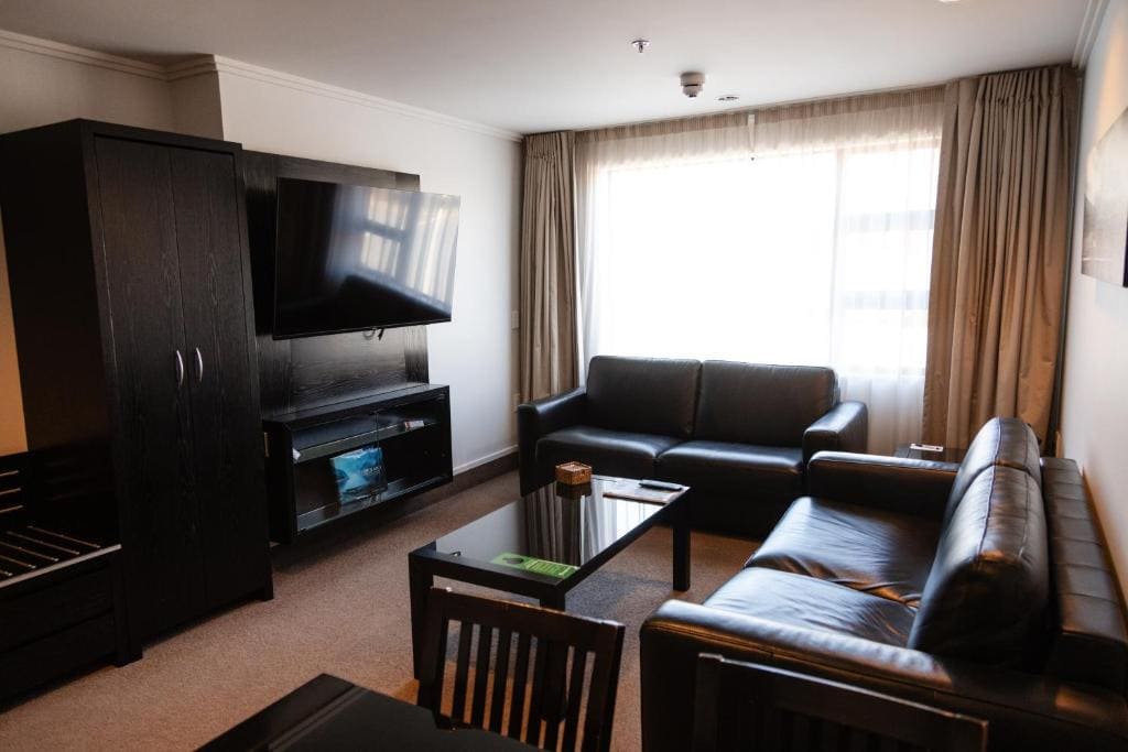 One-Bedroom Apartment room - Image 3