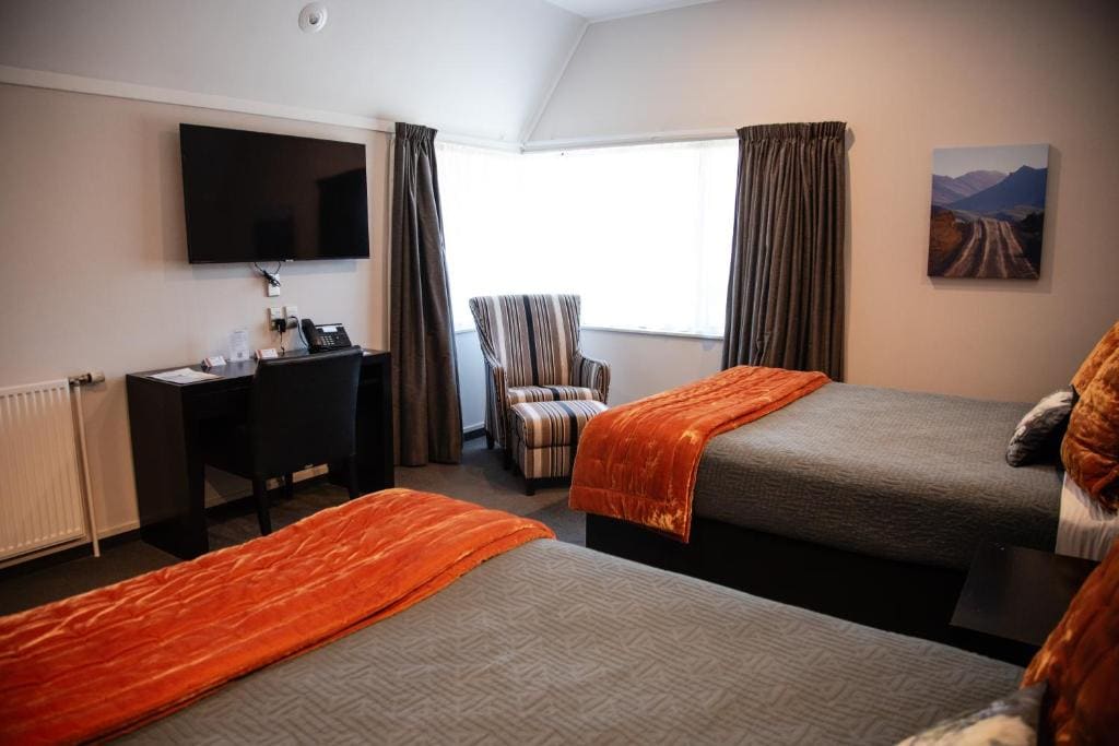 Superior Queen Room with Two Queen Beds room - Image 2