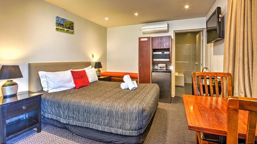 Studio with spa bath- Ground Floor room - Image 1