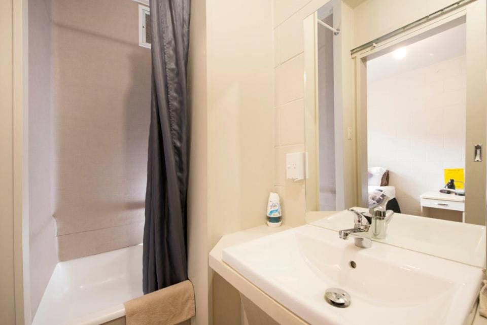 Twin Room with Private Bathroom room - Image 1