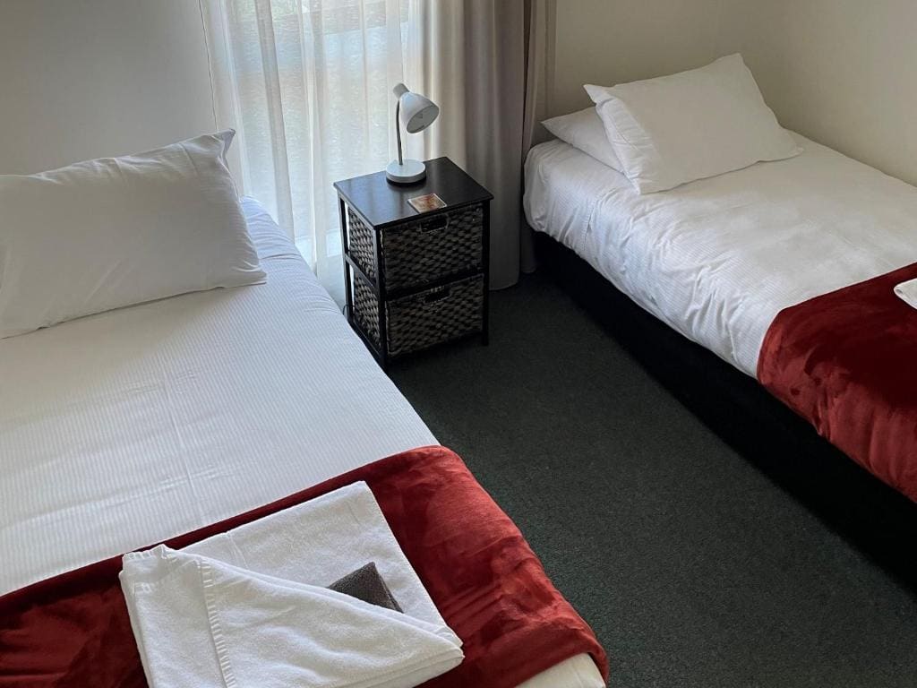 One-Bedroom Apartment room - Image 1