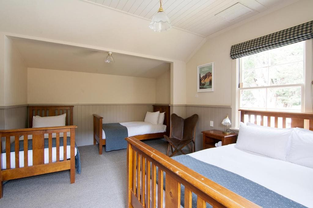 Family Room room - Image 2