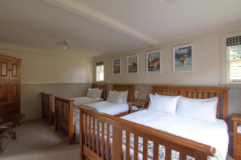 Family Room room - Image 1