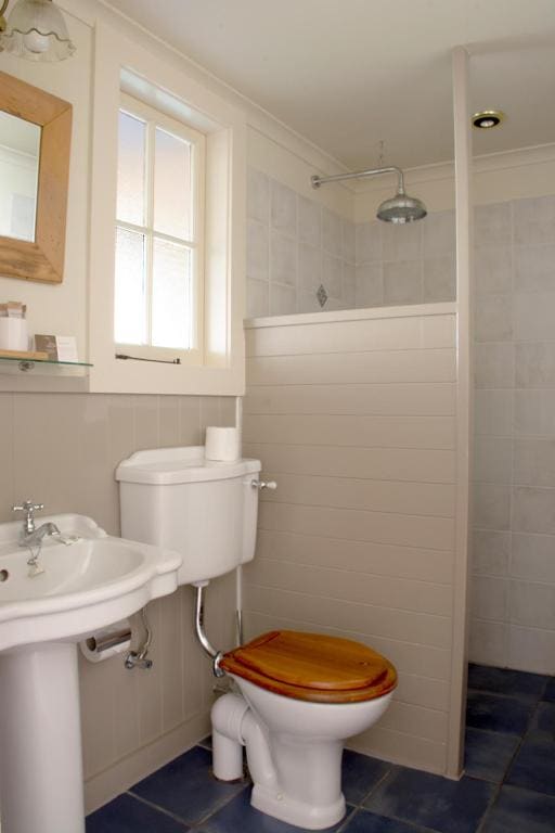 Standard King Room room - Image 1