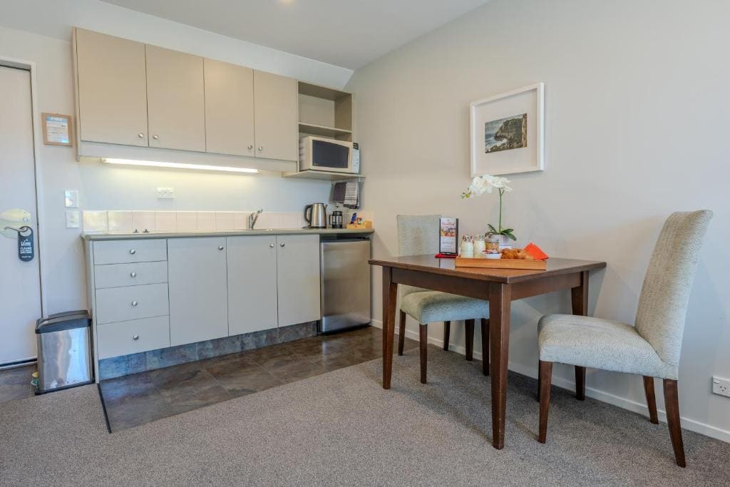 Deluxe One Bedroom Spa Apartment with Patio or Balcony room - Image 1