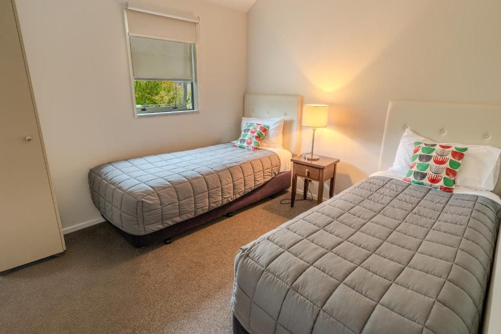 Two-Bedroom Spacious Family Spa Apartment with Patio or Balcony room - Image 2