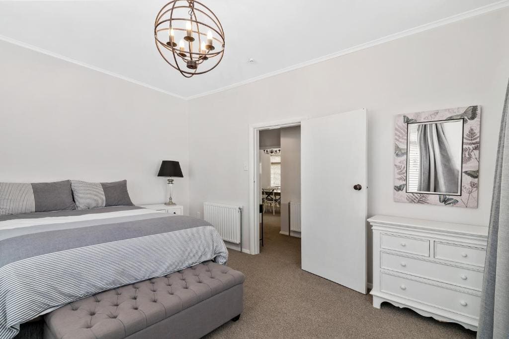 1 Bedroom Family Apartment room - Image 1