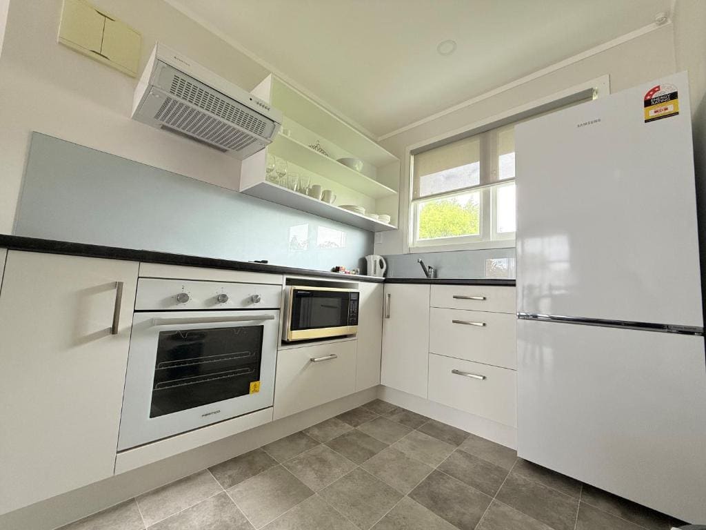 2 Bedroom Apartment room - Image 1