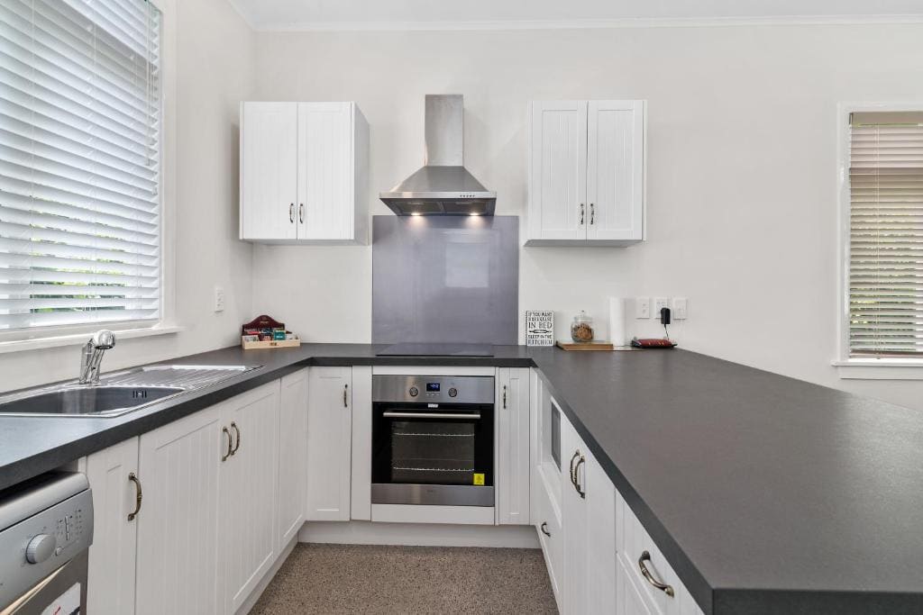 3 Bedroom Apartment room - Image 1