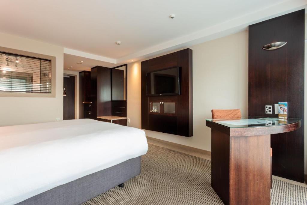 Superior Harbourview 1 King room - Image 1