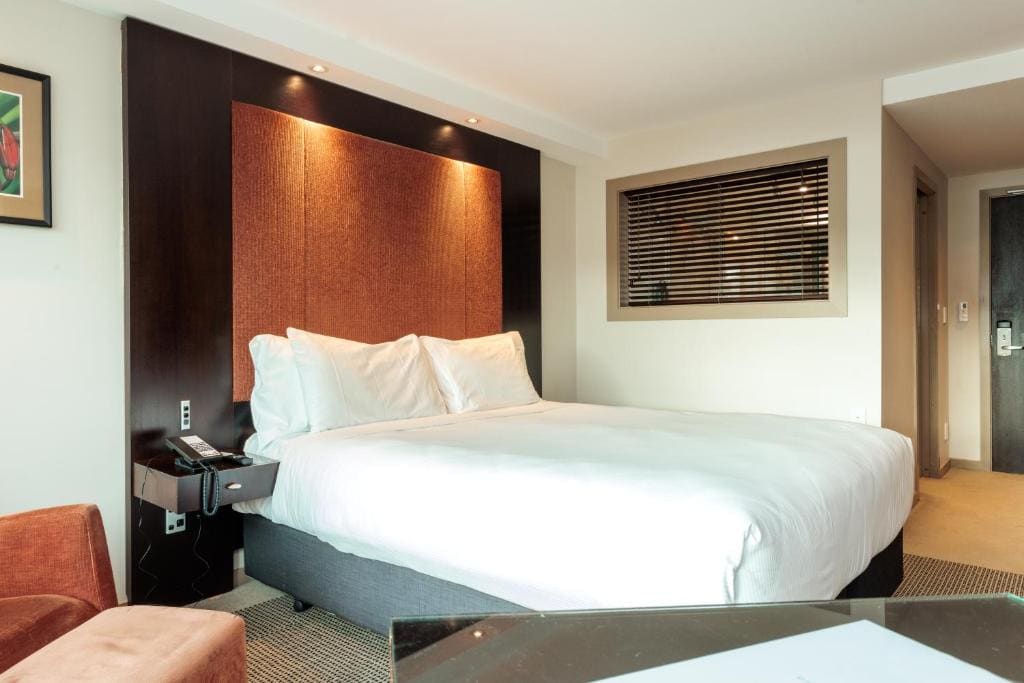 Superior Harbourview 1 King room - Image 3