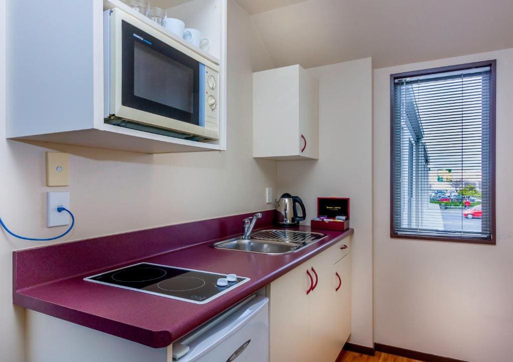 One-Bedroom Apartment room - Image 1