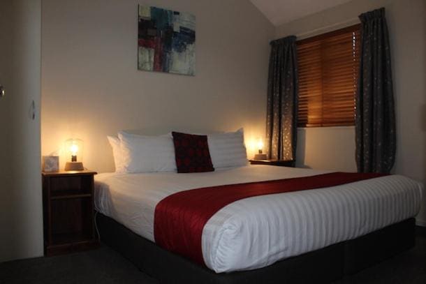 Two Bedroom Family Suite room - Image 2