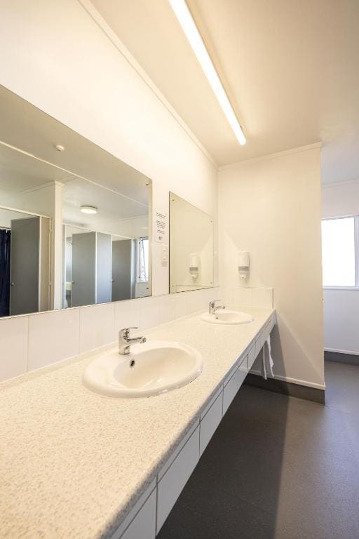 Economy Double Room with Shared Bathroom room - Image 1
